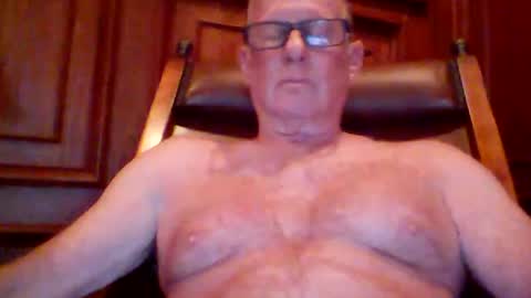 robo0000 online show from August 8, 9:06 pm