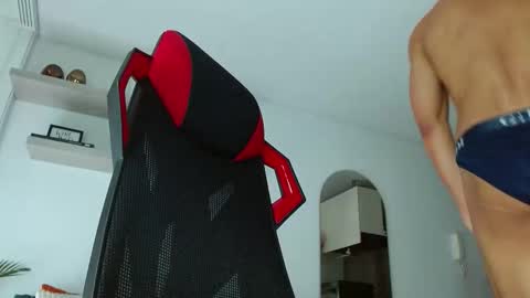 roby_millerr online show from October 21, 3:35 pm