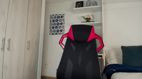 roby_millerr online show from January 7, 11:18 pm