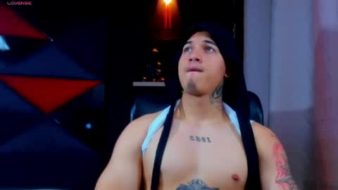 rocco_santos online show from May 26, 6:26 pm