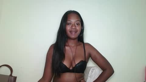 rochellinah online show from April 25, 1:41 pm