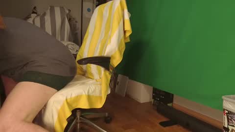 Snapshot of rockarit chatting on December 9, 3:33 pm Rockarit online show from December 9, 3:33 pm