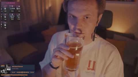 Rocket Bunny online show from November 19, 5:46 pm