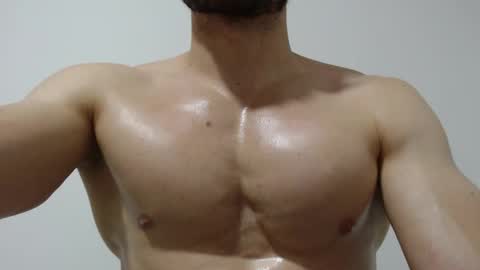 Snapshot of rocky_muscle chatting on February 5, 8:13 pm rocky muscle online show from February 5, 8:13 pm