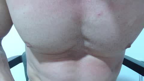 Snapshot of rocky_muscle chatting on February 21, 1:39 am rocky muscle online show from February 21, 1:39 am