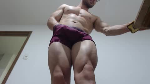Snapshot of rocky_muscle chatting on February 27, 4:01 am rocky muscle online show from February 27, 4:01 am