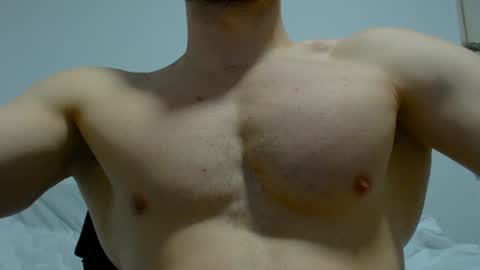 Snapshot of rocky_muscle chatting on June 21, 11:40 pm rocky muscle online show from June 21, 11:40 pm