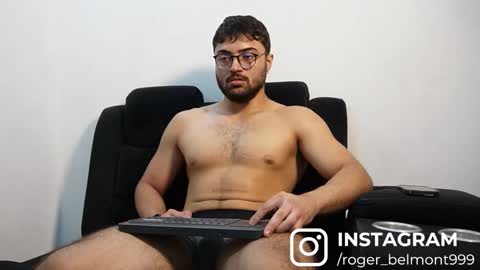 Snapshot of roger_belmont chatting on January 7, 10:34 pm Roger Belmont online show from January 7, 10:34 pm