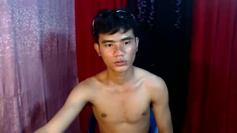 roianboyyy online show from May 31, 12:12 pm