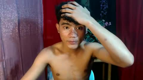 roianboyyy online show from June 24, 1:26 am