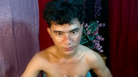 roianboyyy online show from June 26, 1:10 am