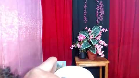 roianboyyy online show from July 2, 9:48 am