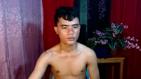 roianboyyy online show from July 9, 12:26 am