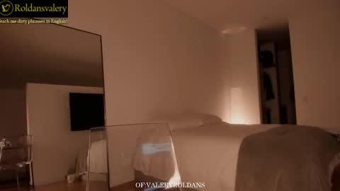 Valery Roldans online show from March 29, 1:49 am