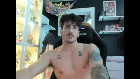 Snapshot of romanfuego chatting on April 9, 6:02 pm RomanJessica online show from April 9, 6:02 pm