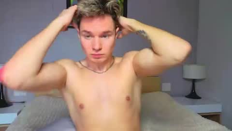 Snapshot of romeosilver chatting on August 6, 1:29 am Romeo online show from August 6, 1:29 am