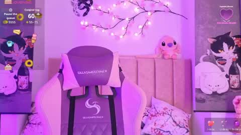 Snapshot of roose_eva chatting on June 4, 8:48 pm roose eva online show from June 4, 8:48 pm