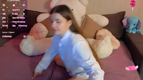 roraline_lov online show from April 19, 6:10 pm