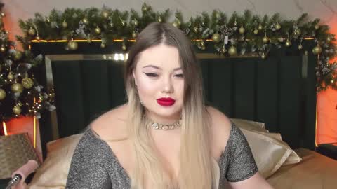 Chloe online show from December 25, 12:05 am