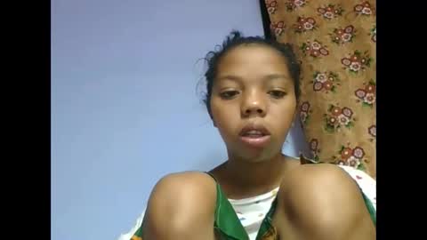 rosah225127 online show from May 18, 4:07 am
