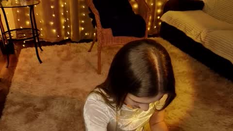 Kylie online show from February 21, 5:14 pm