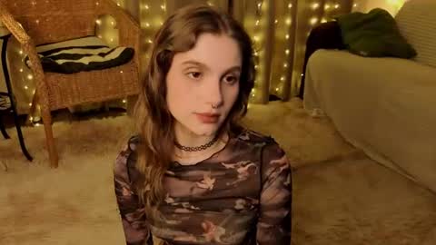 Snapshot of rosalvaulman chatting on June 11, 12:32 am Kylie online show from June 11, 12:32 am