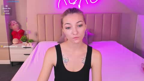 Snapshot of rose_dixon chatting on December 15, 12:59 am Kimberlly online show from December 15, 12:59 am