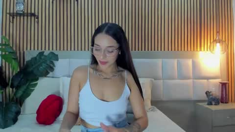 roseaurora online show from February 7, 12:31 pm