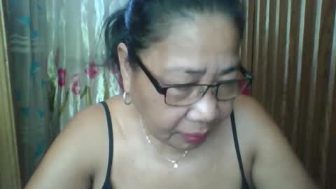 rosebelle66 online show from April 19, 2:44 am