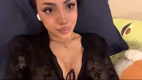 Snapshot of rosenavillifana chatting on December 5, 3:09 pm Mimi online show from December 5, 3:09 pm