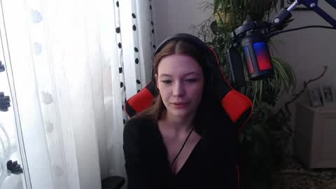 Snapshot of rosendalounsberry chatting on April 4, 11:29 am Lina online show from April 4, 11:29 am