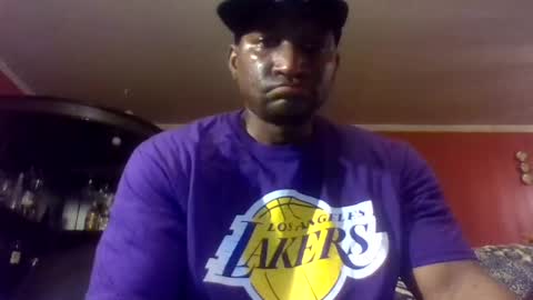 Snapshot of roshun69 chatting on February 14, 12:30 am Roshun Haynes online show from February 14, 12:30 am