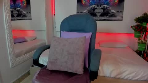 rosi_cooper online show from February 12, 11:05 am