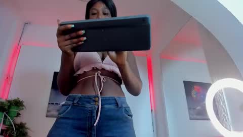 rosi_cooper online show from March 25, 11:05 am