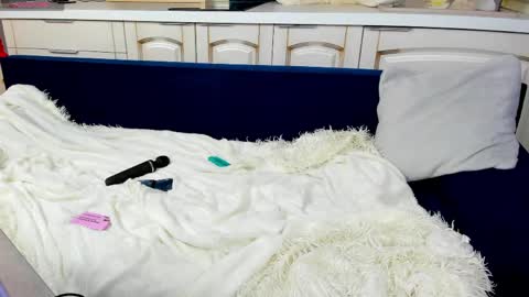 Rose  online show from April 14, 9:15 am