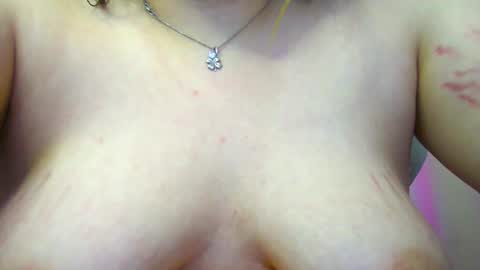 Snapshot of rosienana chatting on July 2, 6:14 pm RosieNana online show from July 2, 6:14 pm