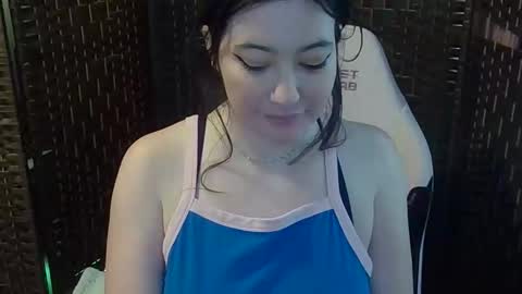 Snapshot of rosierevive chatting on March 30, 10:00 pm Rosie Revive online show from March 30, 10:00 pm