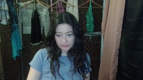 Snapshot of rosierevive chatting on April 1, 3:18 am Rosie Revive online show from April 1, 3:18 am