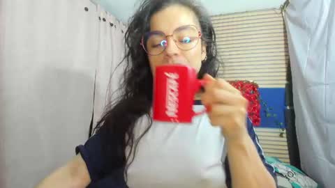 Snapshot of rosse_25 chatting on June 20, 9:12 am Would you like to help me with supplementation and sports suits so I can compete in powerlifting online show from June 20, 9:12 am