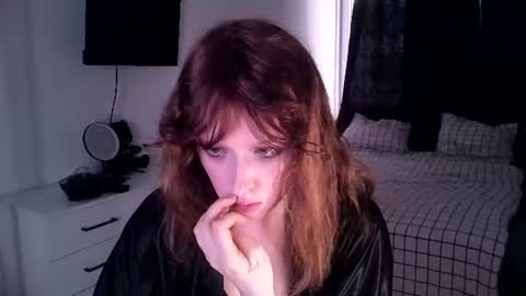 rosy_petal online show from June 6, 9:14 am