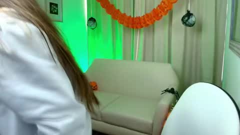 Rousee online show from October 31, 2:29 pm