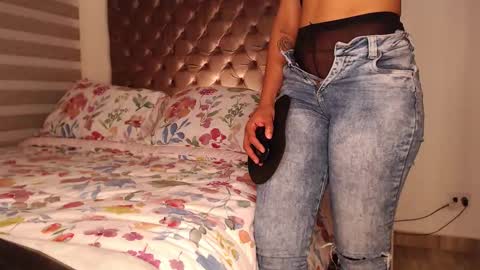 Snapshot of rouss_henao chatting on December 18, 1:44 am Rouss marie henao online show from December 18, 1:44 am