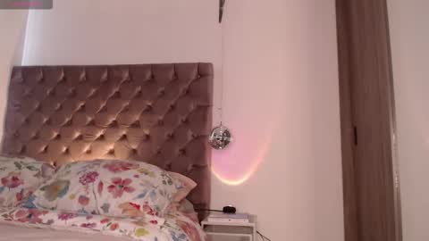 Snapshot of rouss_henao chatting on February 9, 1:26 pm Rouss marie henao online show from February 9, 1:26 pm