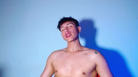 rowanboy23 online show from February 13, 12:39 am