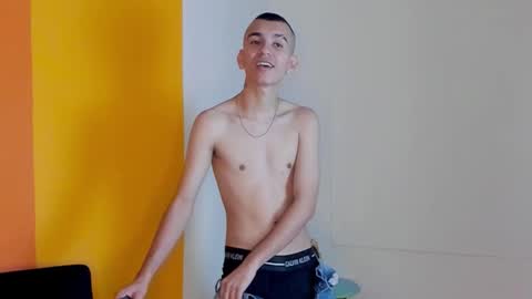 Snapshot of rowancley chatting on October 21, 1:34 pm Rowan online show from October 21, 1:34 pm