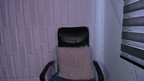 roxanebrown online show from June 17, 7:26 pm