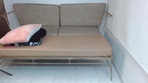 Snapshot of roxanne_vale chatting on February 20, 8:09 pm Roxanne online show from February 20, 8:09 pm