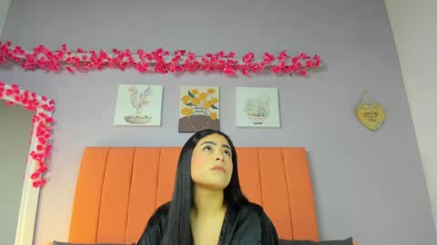Snapshot of roxanneowens chatting on June 1, 12:07 pm Juliana 3 online show from June 1, 12:07 pm