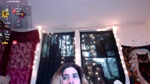 Snapshot of roxanneroulette chatting on June 14, 3:58 pm Silver online show from June 14, 3:58 pm
