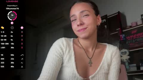 Snapshot of roxieflexie chatting on November 28, 12:13 am Roxie online show from November 28, 12:13 am